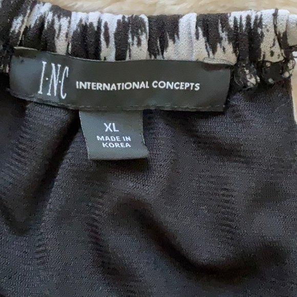 NWOT INC Women’s Sleeveless Top, XL, Black and White with side tie at waist - Picture 6 of 9